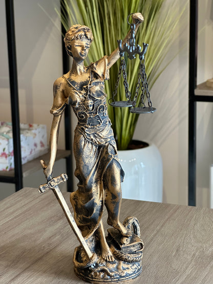 Escultura Deusa Grega Têmis