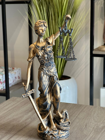 Escultura Deusa Grega Têmis