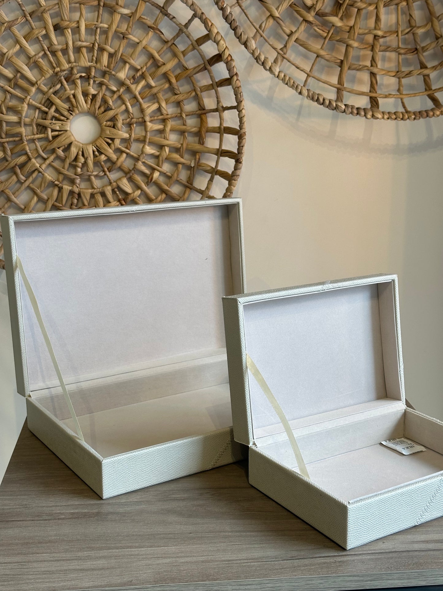 Caixa Em MDF Com Revestimento